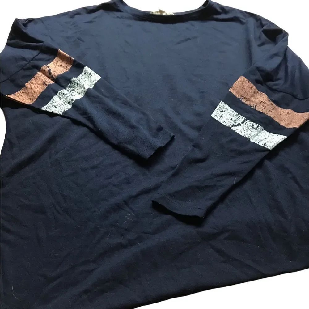 About a Girl long sleevedât shirt size XS excellentâcondition